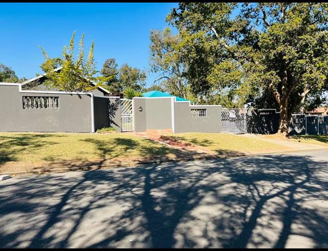 3 BEDROOM PROPERTY TO RENT IN FLEURHOF